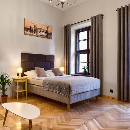 Comfortable Apartments In The Old Town Of Краков Экстерьер фото