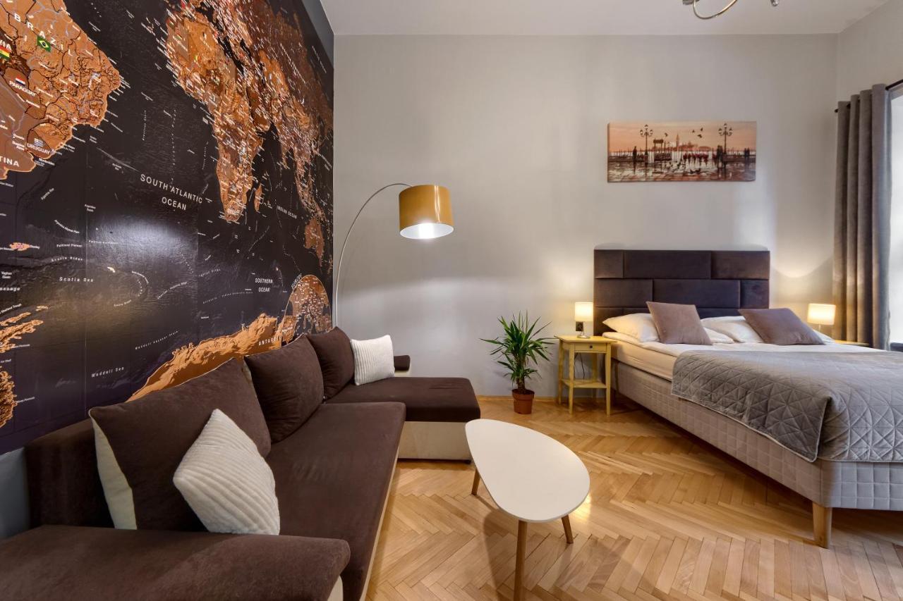 Comfortable Apartments In The Old Town Of Краков Экстерьер фото