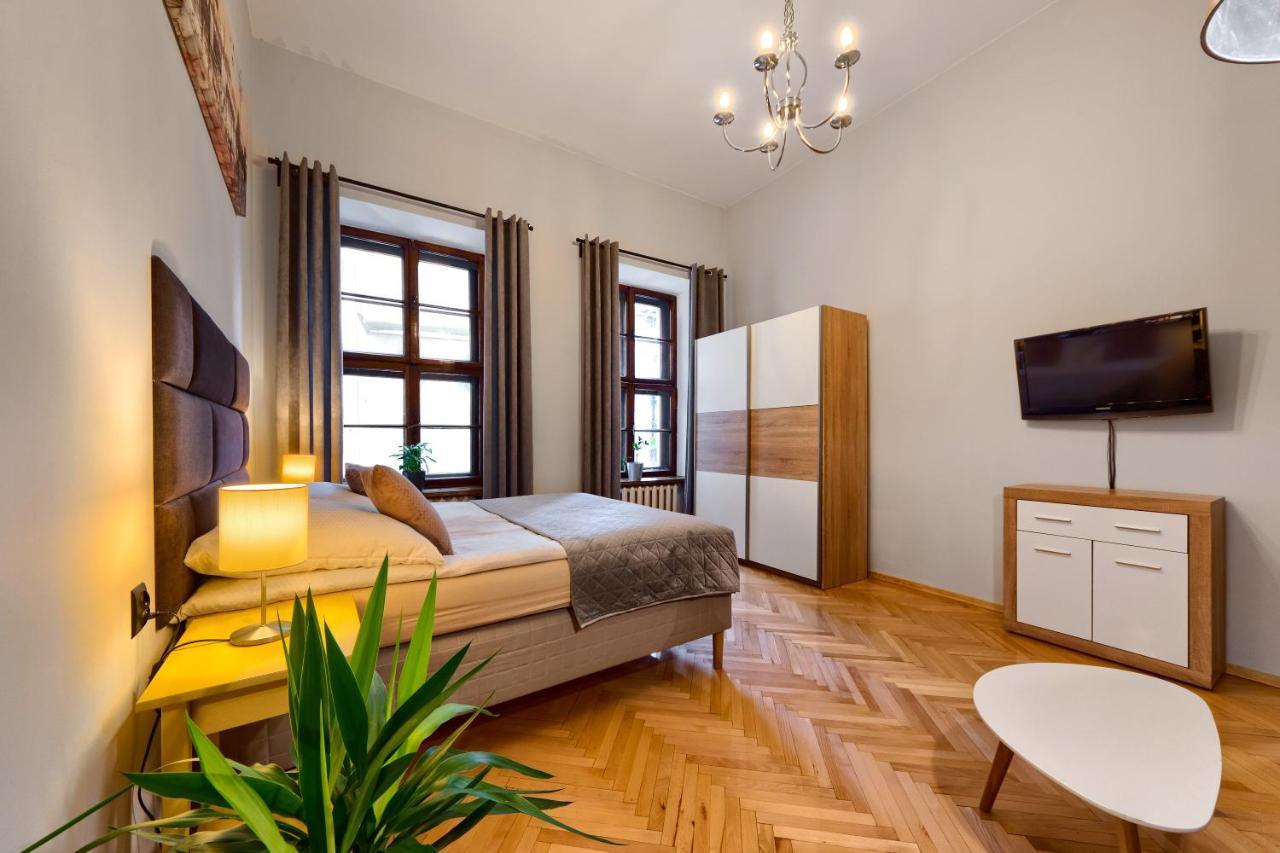Comfortable Apartments In The Old Town Of Краков Экстерьер фото
