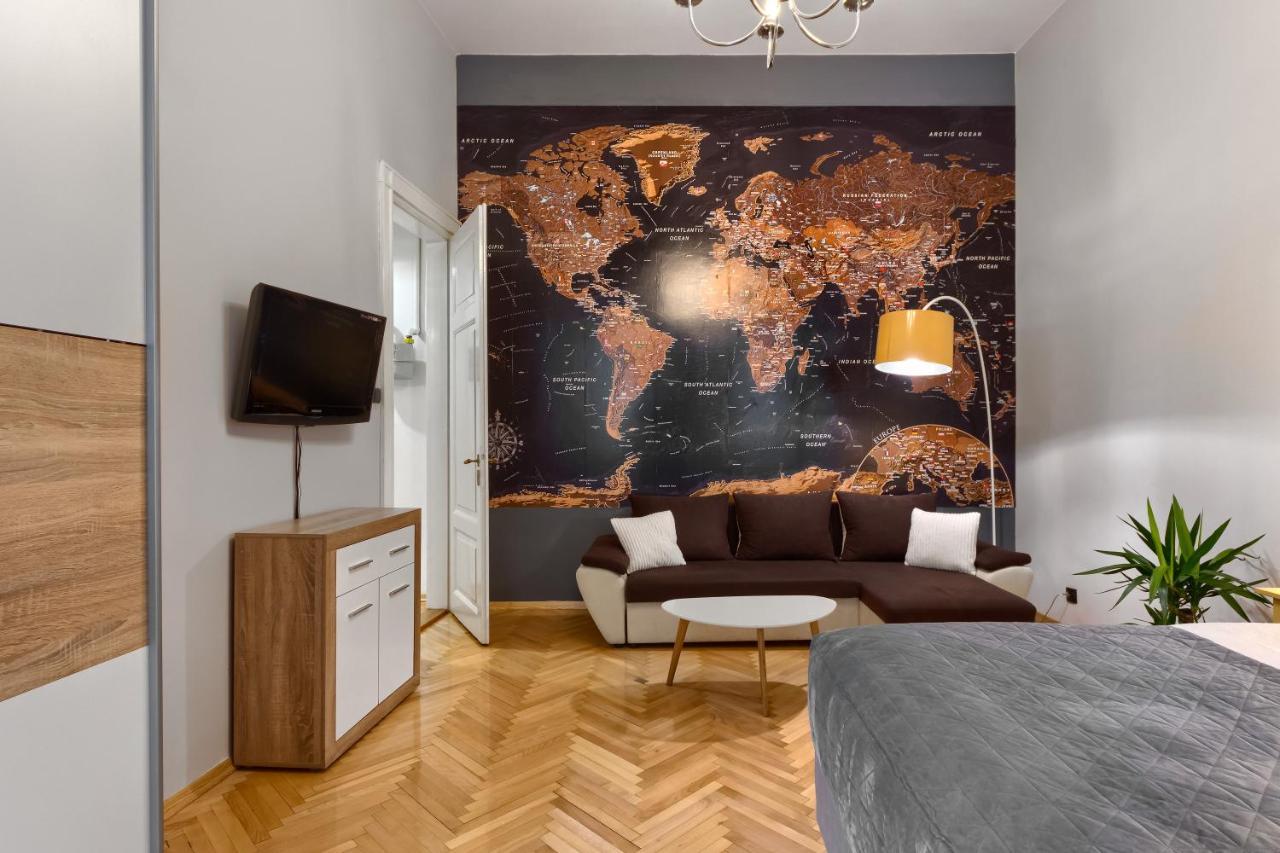 Comfortable Apartments In The Old Town Of Краков Экстерьер фото
