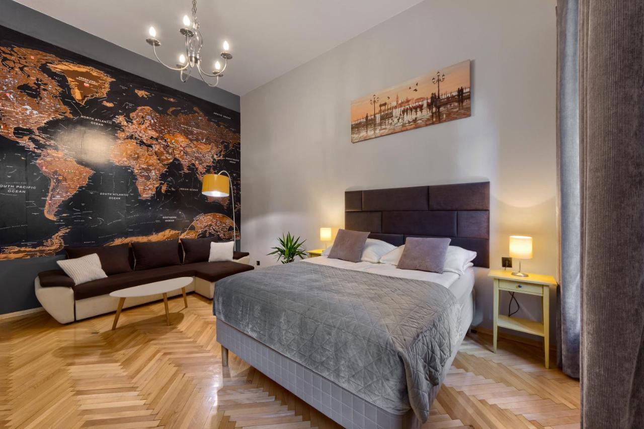 Comfortable Apartments In The Old Town Of Краков Экстерьер фото