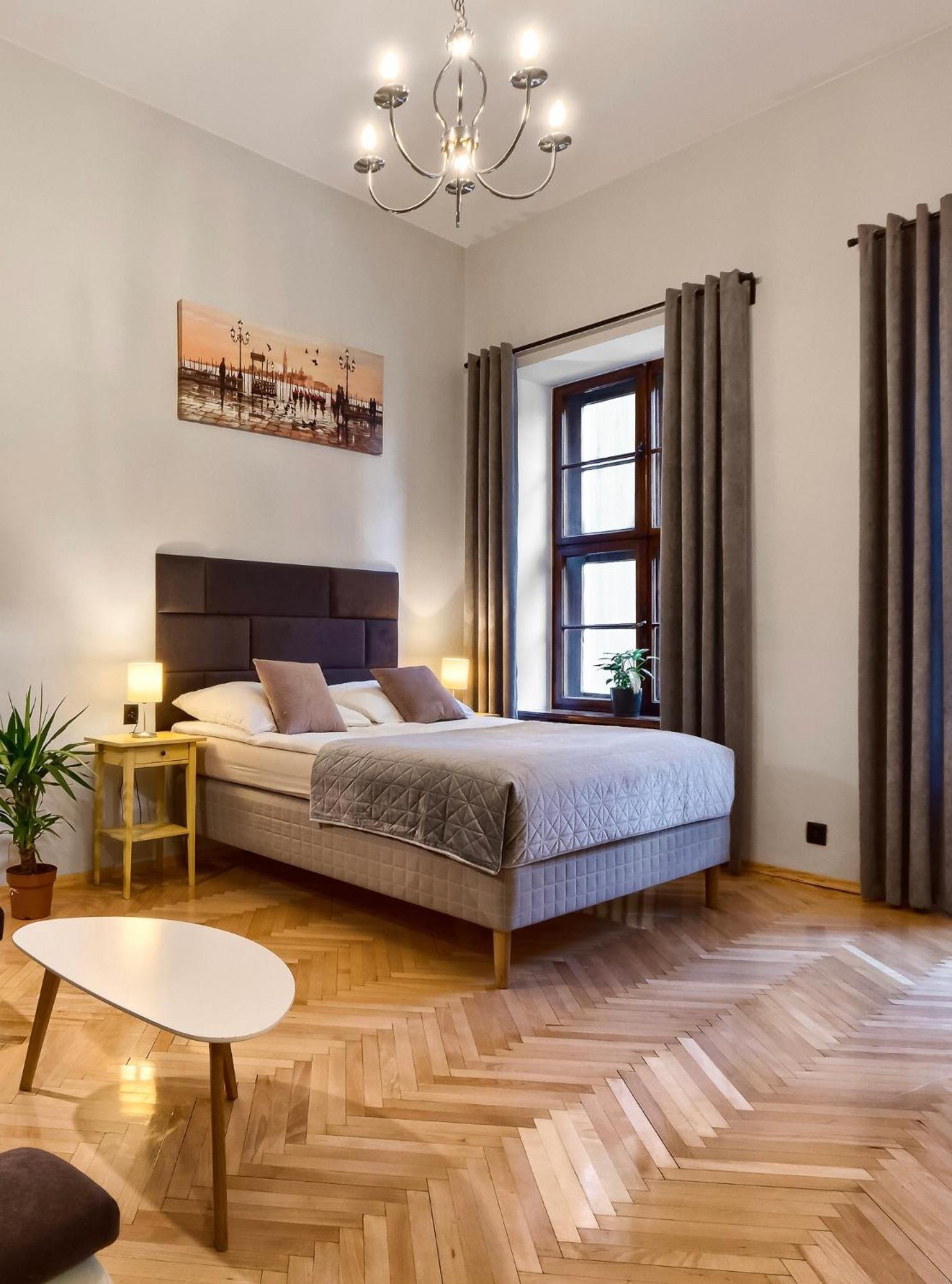 Comfortable Apartments In The Old Town Of Краков Экстерьер фото